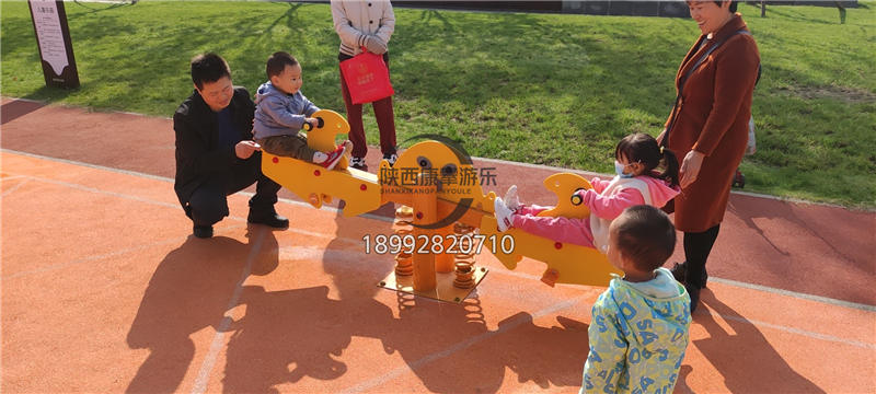 戶(hù)外兒童蹺蹺板 戶(hù)外兒童蹺蹺板