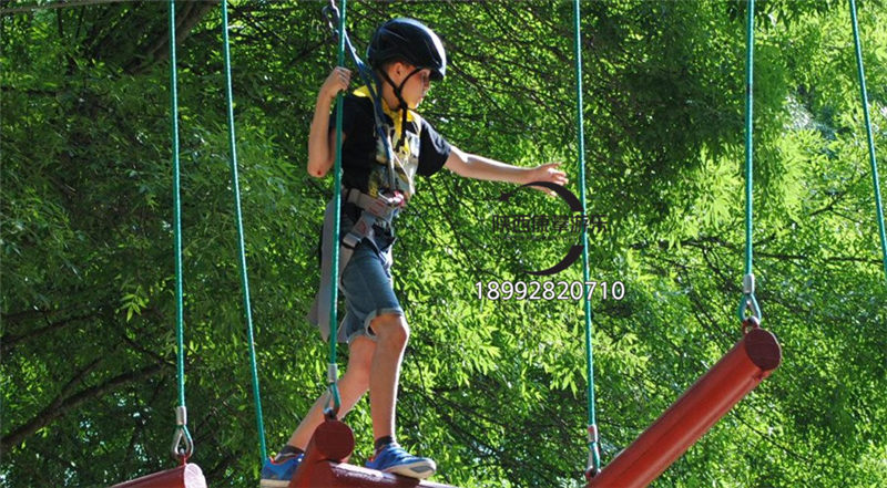 兒童游樂設備叢林穿越