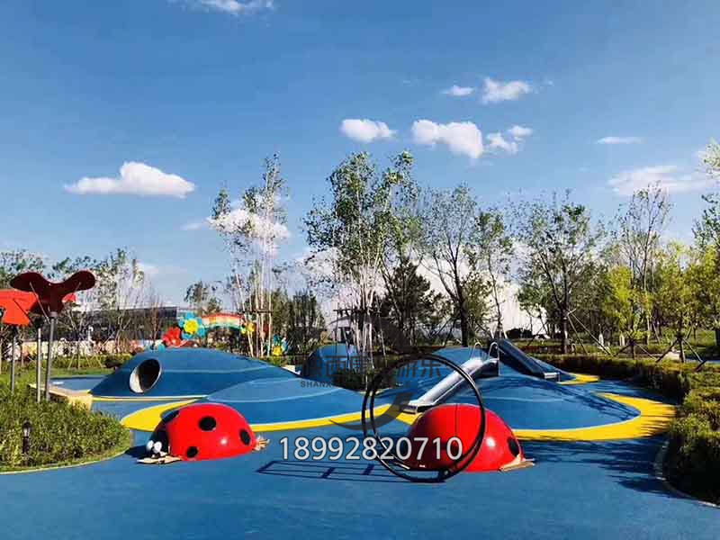 兒童游樂(lè)設(shè)施