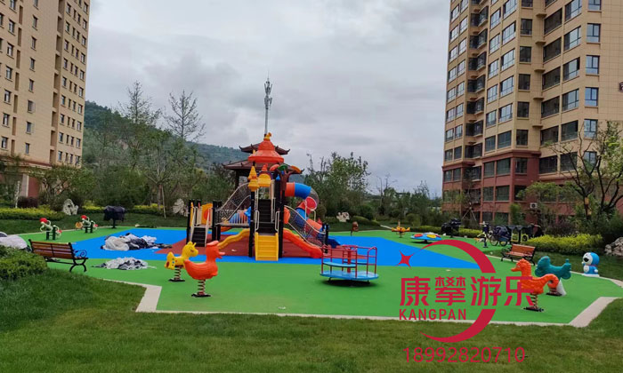 小區(qū)滑梯組合設(shè)備