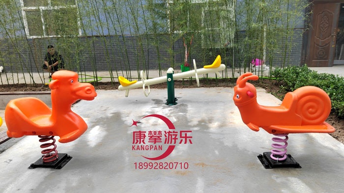 幼兒園戶外游樂設(shè)備