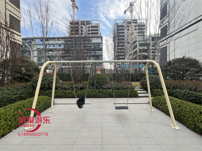 游樂設(shè)施秋千