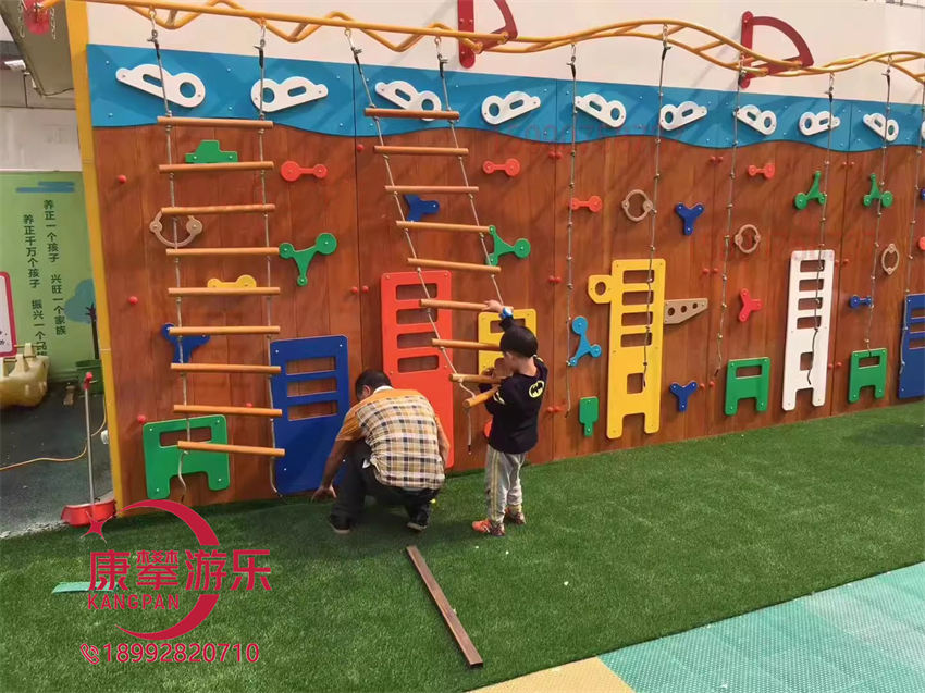 木質(zhì)攀巖墻