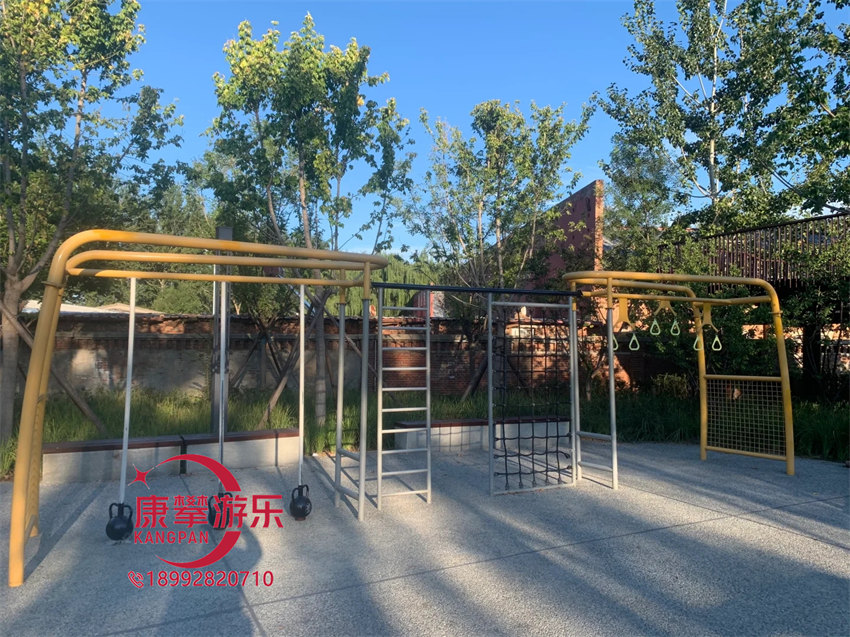 多功能訓練設施