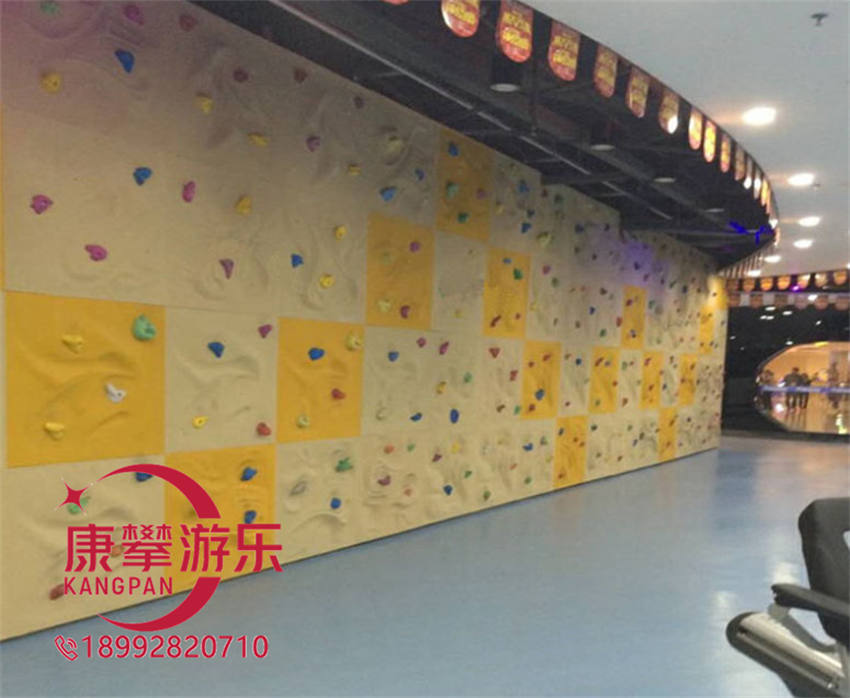 兒童攀巖板設(shè)施